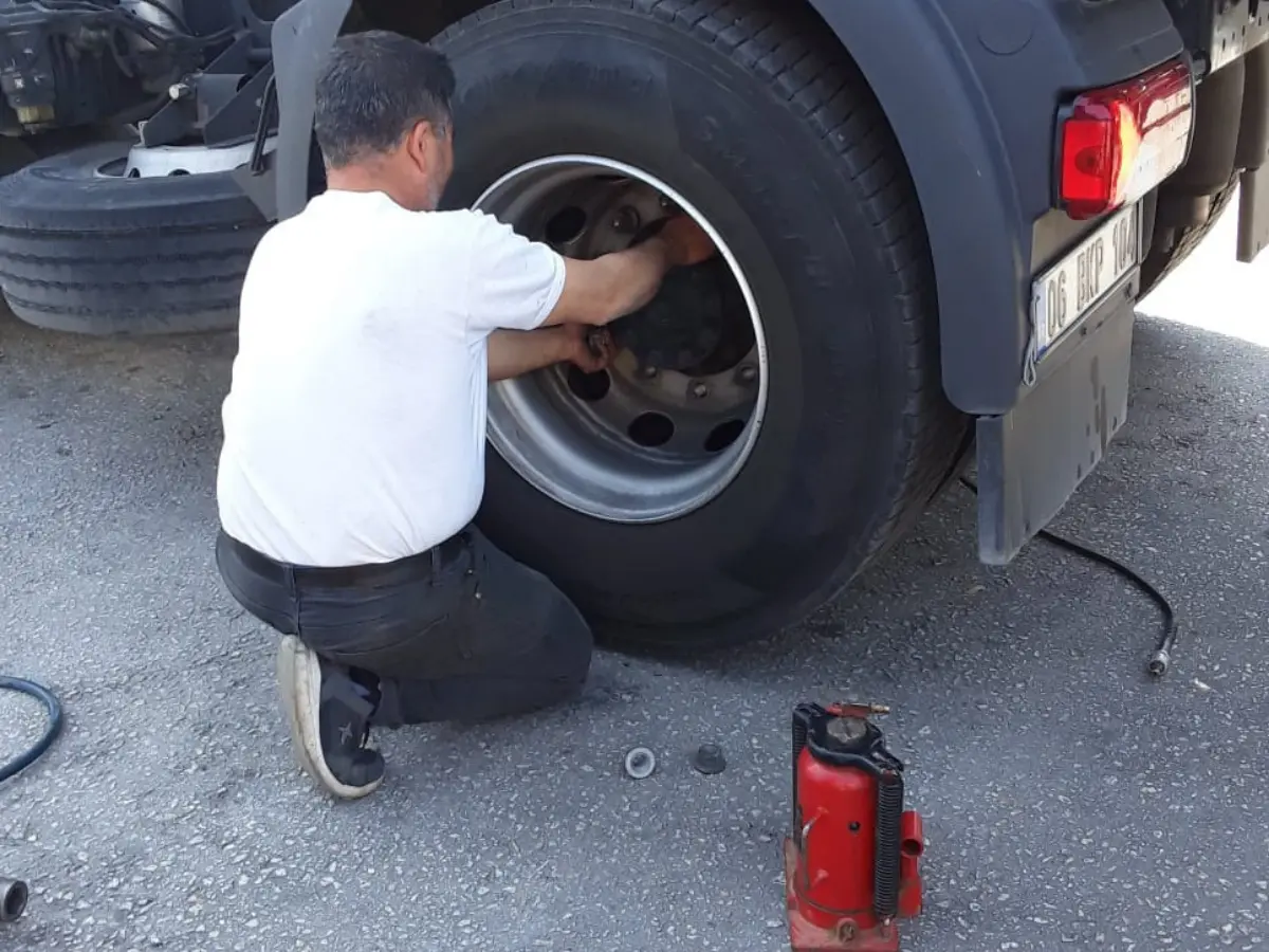 Altıeylül Oto Lastikçi